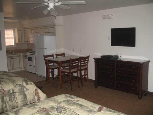 Shore Stay Suites Cape Charles Pokoj fotografie